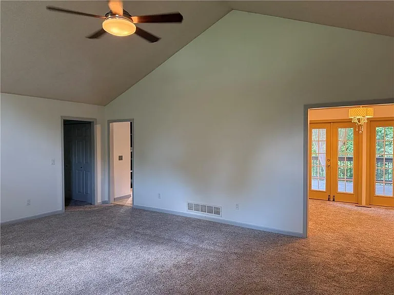 412 Hickory Walk — Photo 3