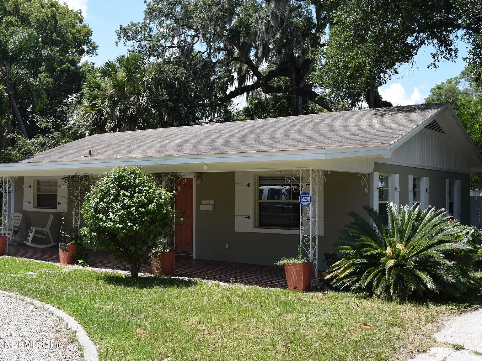 3 bed, 1.0 bath, 1118 sqft, $1,700 — Photo 4