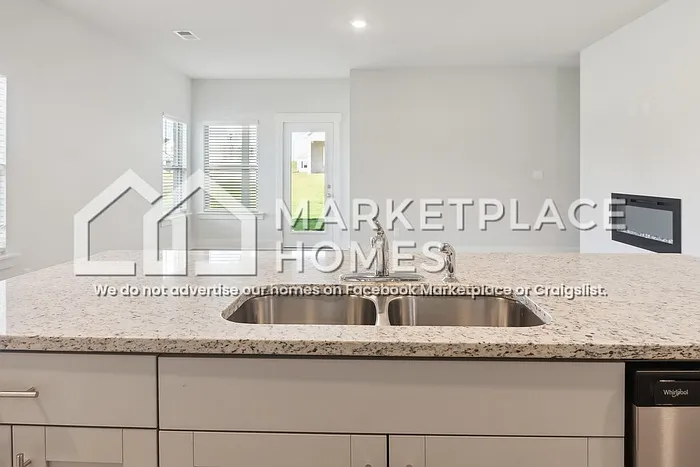 2070 Hyacinth Ln — Photo 10