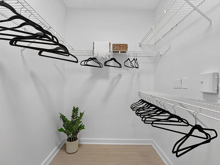 Stetson Apartments — Photo 26