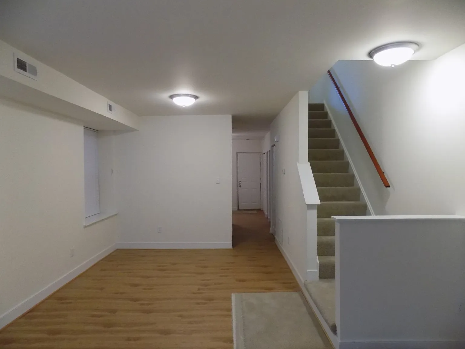 3 bed, 1.5 bath, 1280 sqft, $2,170 — Photo 3