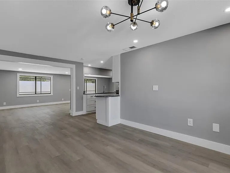 4645 Hunter Ridge Dr — Photo 31