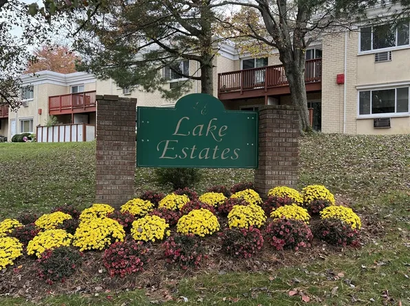 2 Lk Ave, East Brunswick, NJ 08816