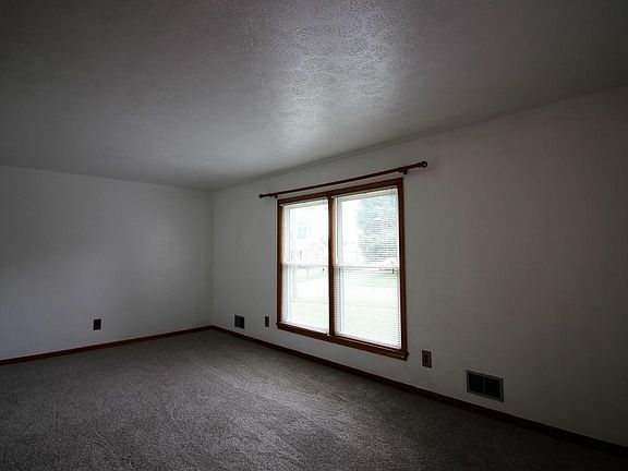 4th image of 9003 Devonshire Dr