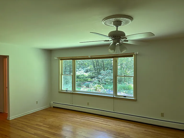 58 Rowley Rd — Photo 32