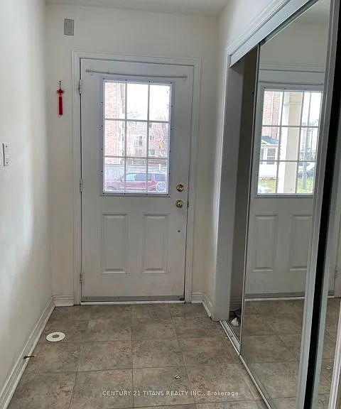 32 Etienne St — Photo 3