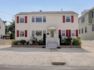 104 E Sand Dune Ln, Brant Beach, NJ 08008