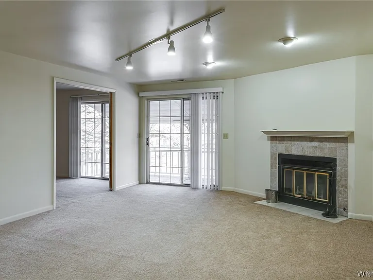1250 Youngs Rd #H — Photo 3