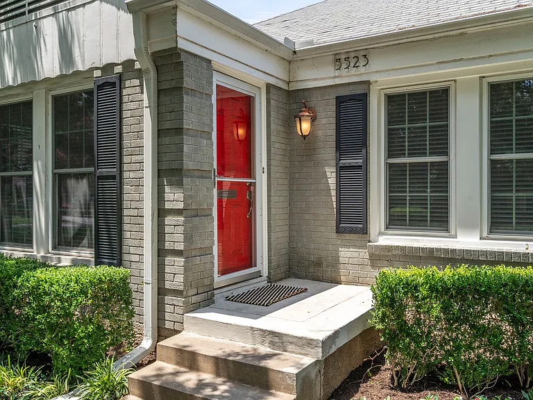5523 Ellsworth Ave — Photo 3