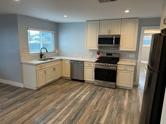 2nd image of 187 E Washington Ave #2