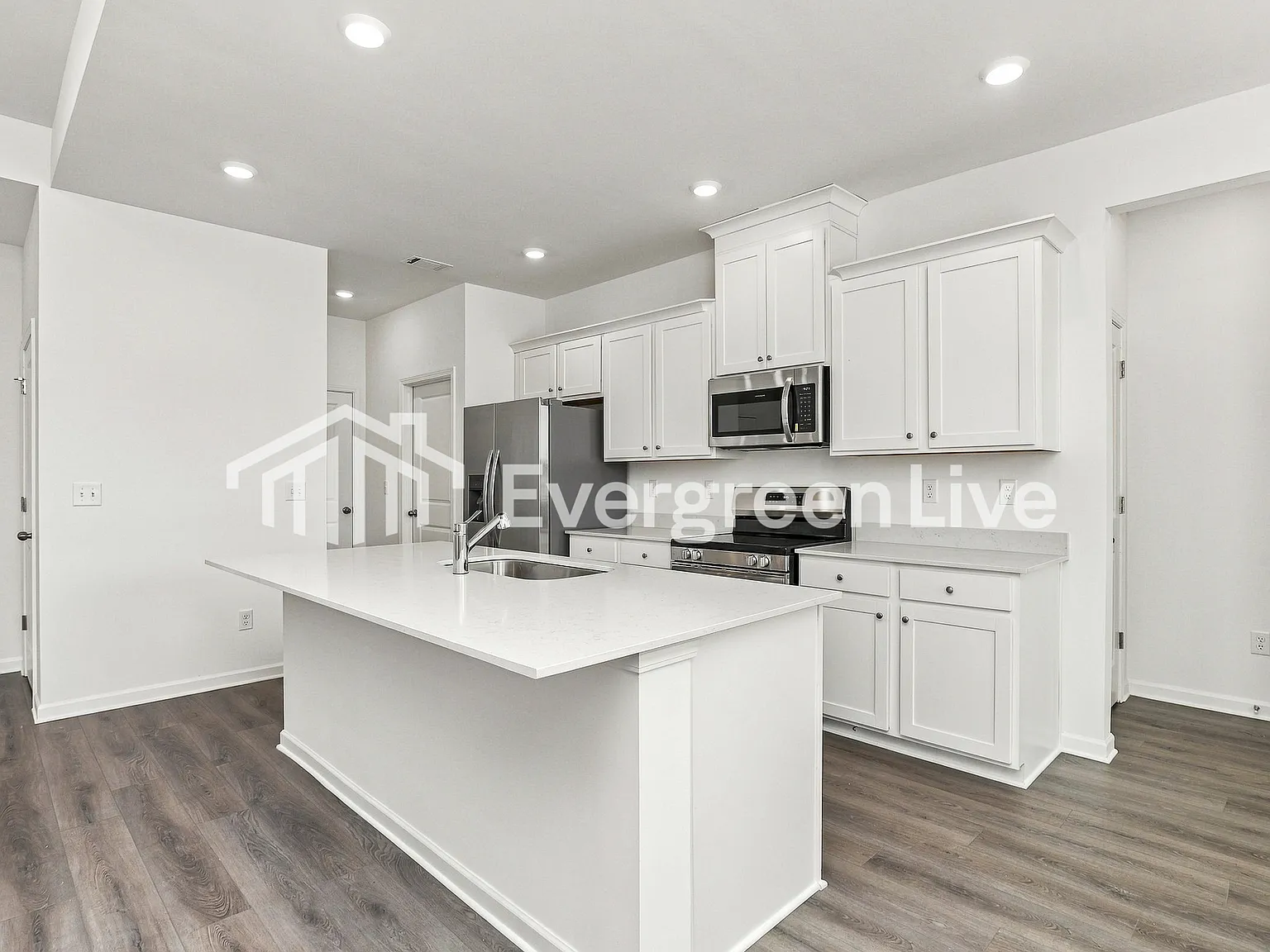 4 bed, 2.0 bath, 1683 sqft, $2,085 — Photo 4