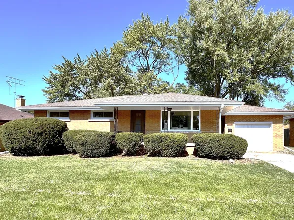 1219 Blatt Blvd, Bradley, IL 60915