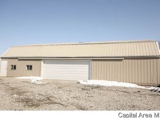 25159 E County Line Rd, Waggoner, IL 62572