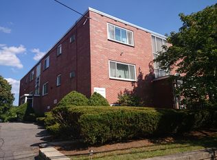 412 Langley Rd APT 3, Newton, MA 02459
