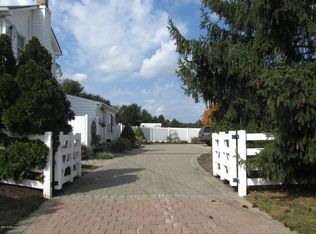 204 Sweetmans Ln, Millstone Township, NJ 08535
