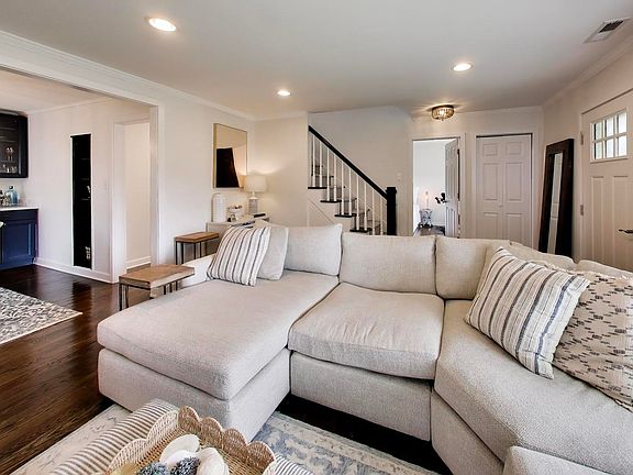 5th image of 5005 N Rutherford Ave