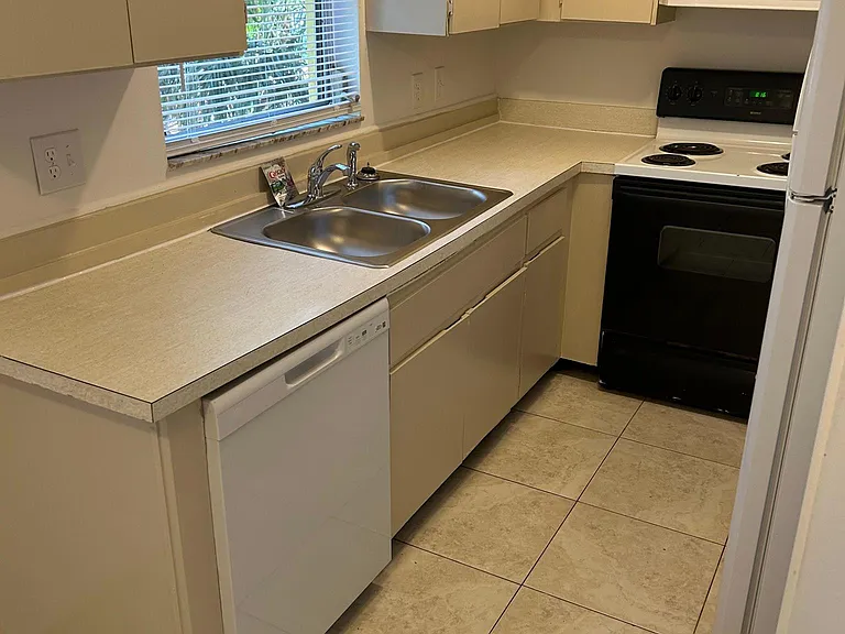 7025 Hibiscus Ave S #1 — Photo 9
