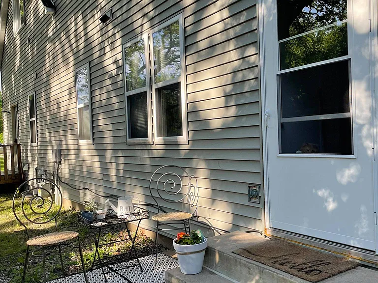 514 Main St E — Photo 8
