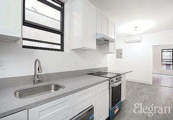 3rd image of 227 E 88th St APT 4E