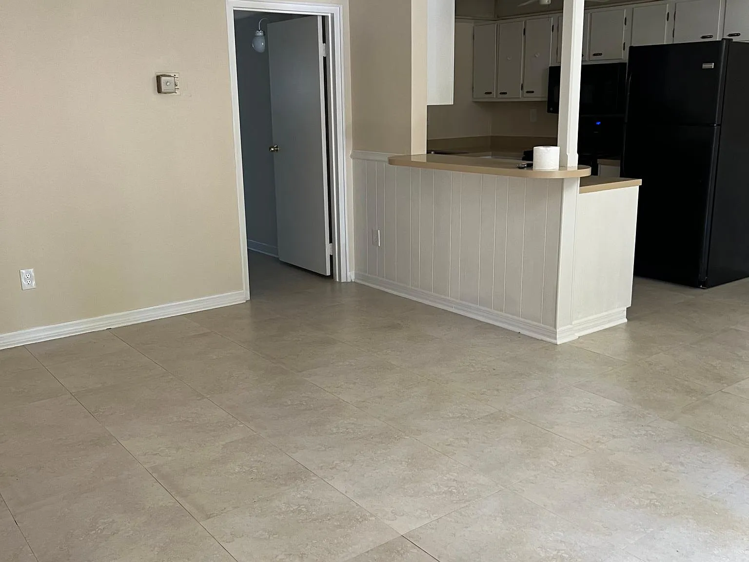 2 bed, 902 sqft, $1,800 — Photo 3