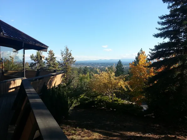 2041 NW West Hills Ave, Bend, OR 97703