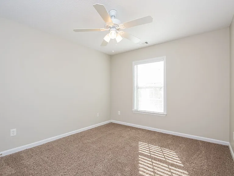 421 Citronelle Dr — Photo 10