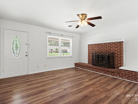 5th image of 924 W Bel Air Dr