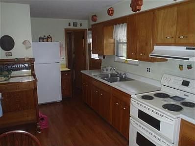 5th image of 605 Boylston St