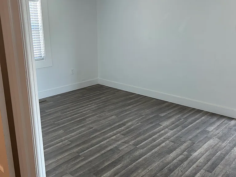 302 1st St #3 — Photo 5