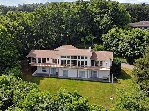 2nd image of 1150 Forest View Dr