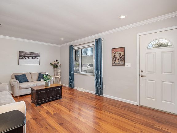 5th image of 10199 Highland Dr