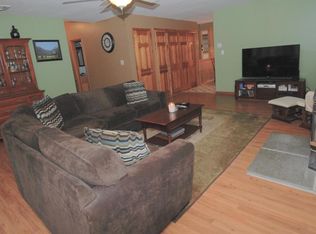 128 Jojo Rd, Bartonsville, PA 18321