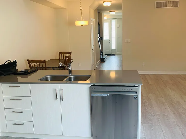 1089 Rippingale Trl — Photo 8