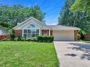 901 Guildford Ct, Saint Charles, MO