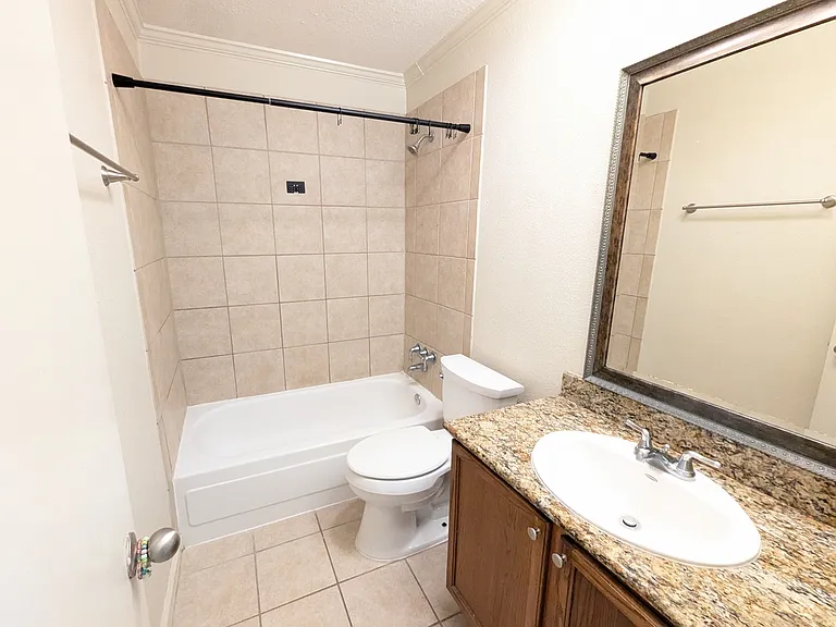 10286 W Winston Ave #7 — Photo 5