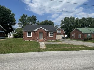 406 Meador Dr, Lafayette, TN 37083