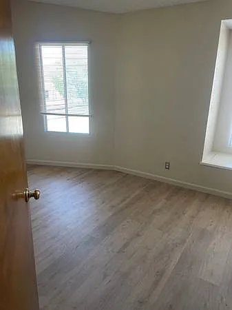 2600 Chandler Ct — Photo 10