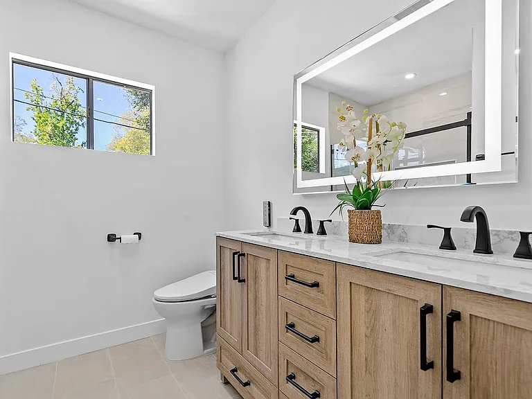 4949 San Feliciano Dr — Photo 10