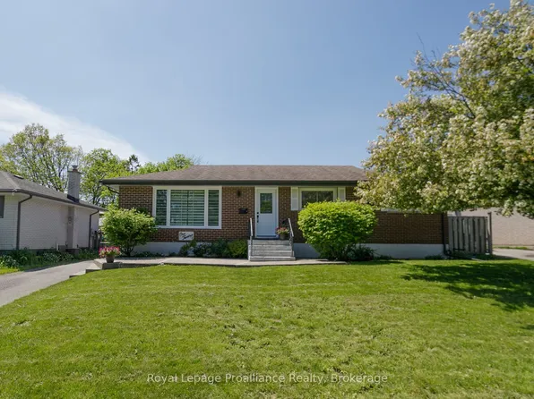 112 Prospect Hl, Quinte West, ON K8V 2V3