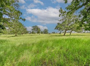 106 Sunny Day Dr, Red Rock, TX 78662