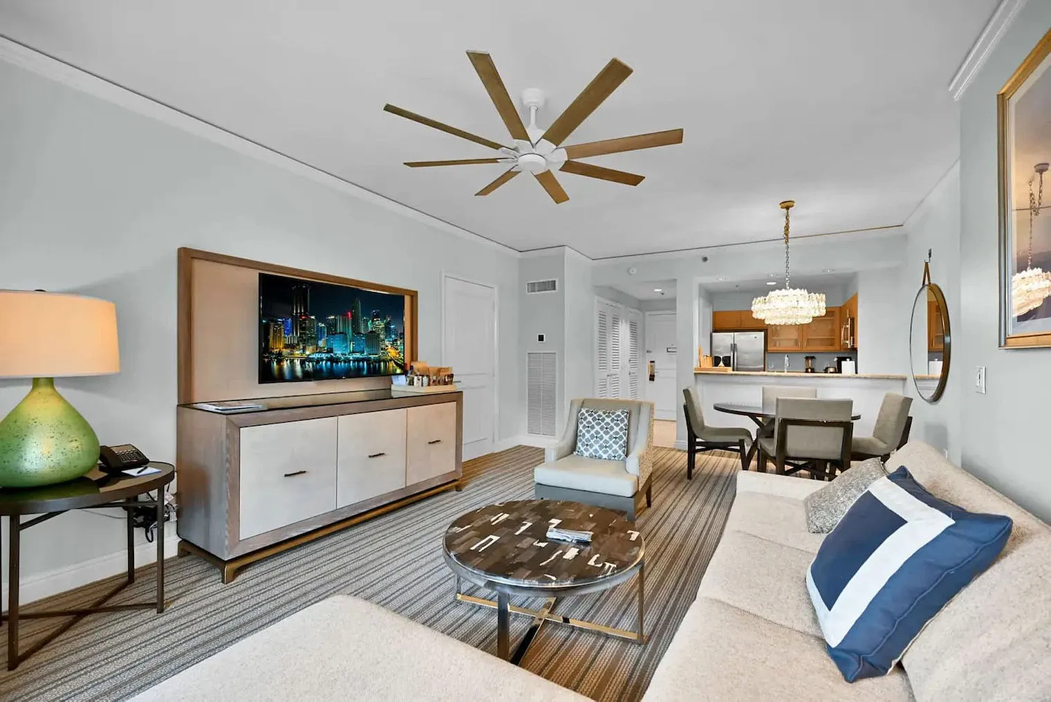 1 bed, 1.0 bath, 419 sqft, $7,447 — Photo 4