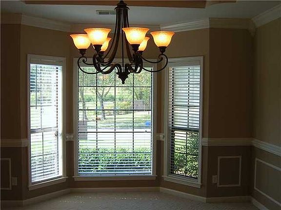 3rd image of 2136 Brackenbury Ln