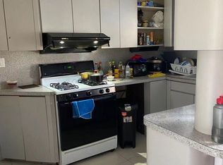 4713 161st St, Flushing, NY 11358