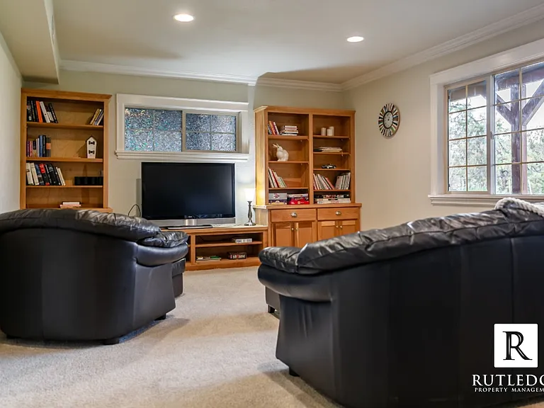 6565 Whispering Pines Ln — Photo 36