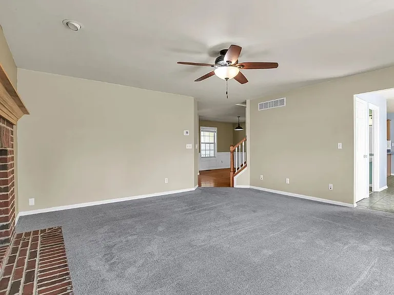 709 Indigo Dr — Photo 17
