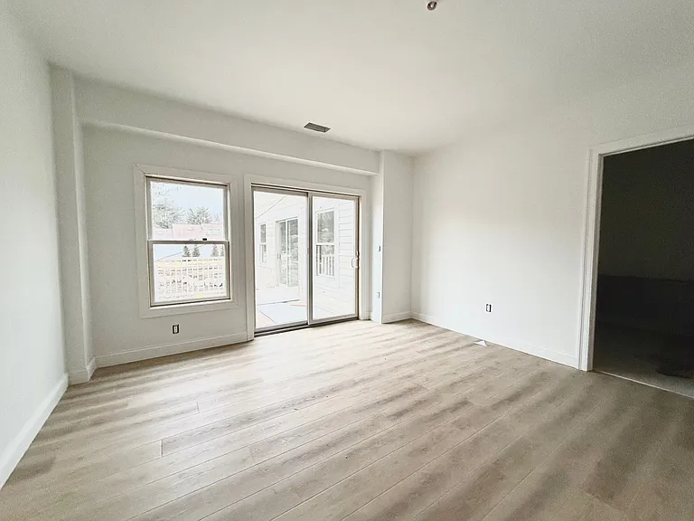 905 Oakridge Dr #905 — Photo 6