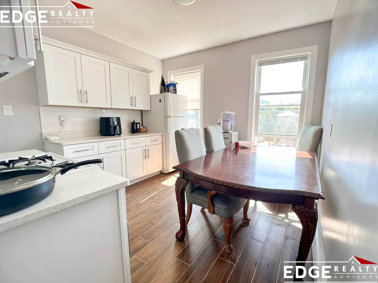 3 bed, 1.0 bath, 1200 sqft, $3,800 — Photo 1