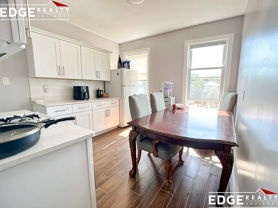 11 Houghton St #3