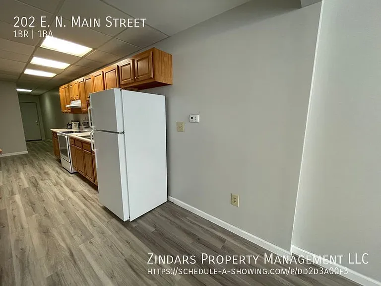 202 E North Main St — Photo 3