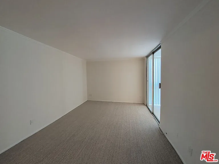 415 Montana Ave #203 — Photo 11